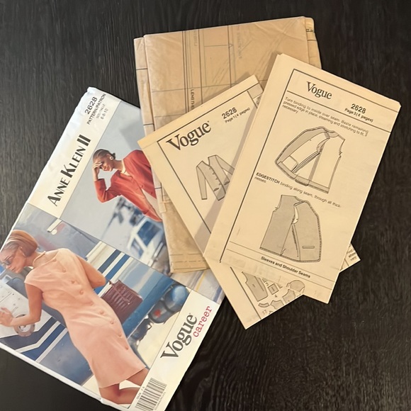 Vintage Petite Jacket and Dress Sewing Pattern: Anne Klein II, Vogue - Picture 5 of 5